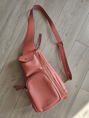Poppy & Peonies En Route Vegan Leather Coral Sling Bag